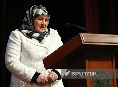 ramzan kadyrov mother.